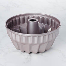 Nonstick Kugelhopf Cake Mold (17.8cm)